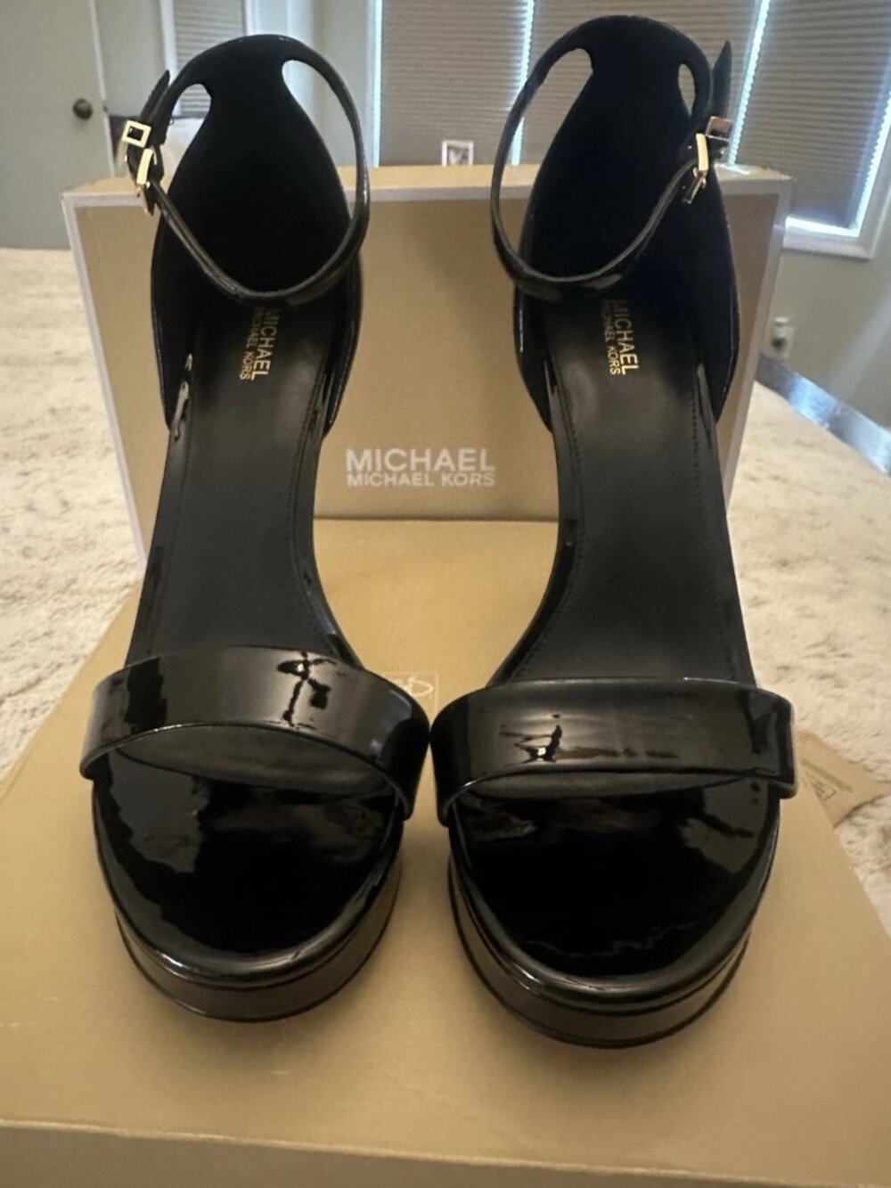 Michael Kors Jordyn Black Patent Leather Platform Sandal New In Box Size 8M - Picture 3 of 5